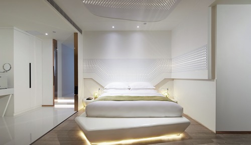 Comfort Suite, 1 Queen Bed, City View