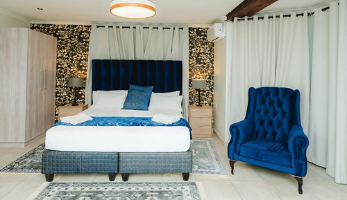 Luxury Room, Private Bathroom, Courtyard View