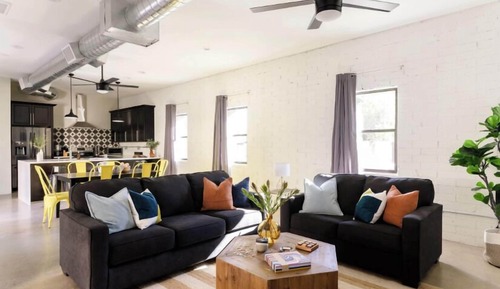 House (4 Bedrooms)