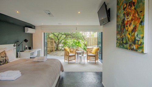 Deluxe Mountain Facing Room