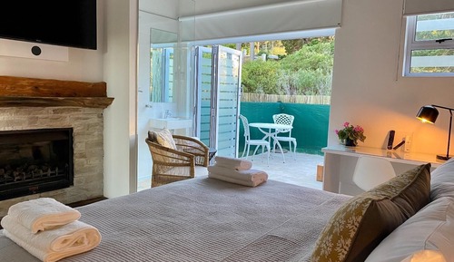 Deluxe Room, Fireplace, Mountain View