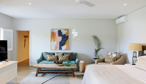 Superior Suite, 1 King Bed, Courtyard View