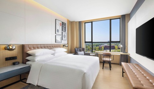 Suite, 1 Bedroom, Lake View