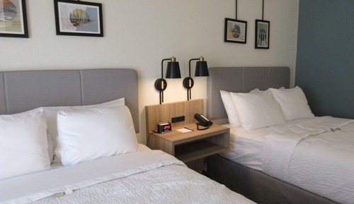 Standard Room, 2 Queen Beds, Non Smoking
