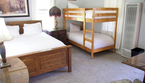 Standard Quadruple Room, Multiple Beds, Mountain View