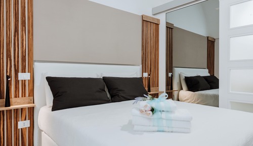 Comfort Room, Balcony