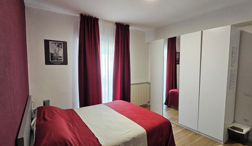 Comfort Room, City View