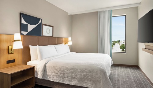 Suite, 1 King Bed, Kitchen