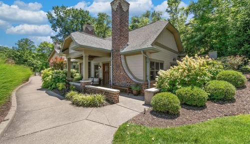Deluxe Cottage