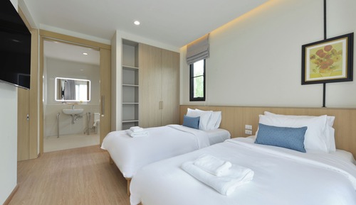 Junior Suite Twin Bed