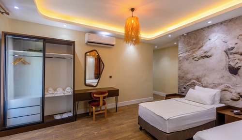 Deluxe Triple Room, Pets Allowed, Vineyard View
