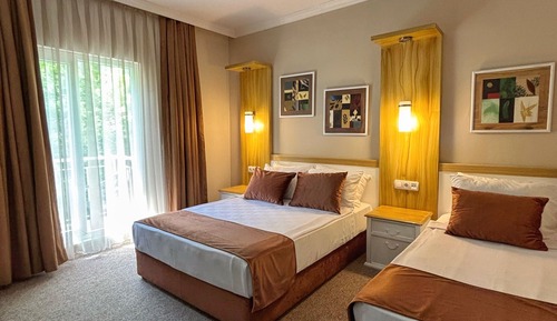 Superior Triple Room, Garden View