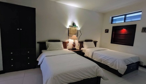 Deluxe Twin Bed (no Balcony)