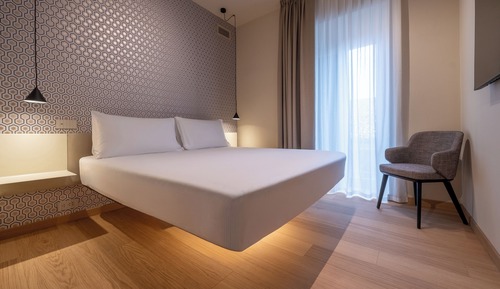 Studio Suite, Balcony