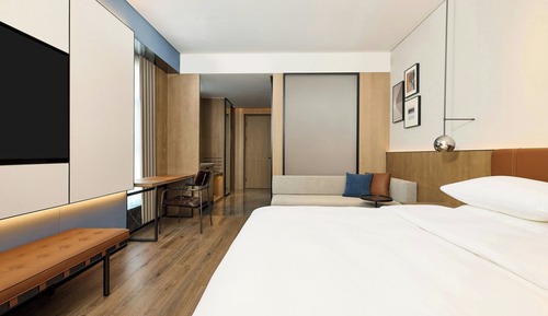 Superior Room, 1 King Bed, City View