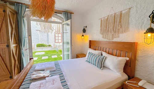 Deluxe Room, Garden View