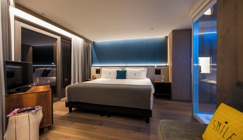 Classic Chalet, Balcony