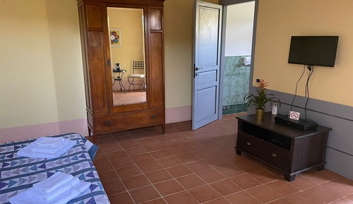 Comfort Triple Room, Patio, City View