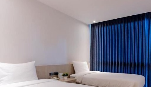 Superior Twin Room, City View