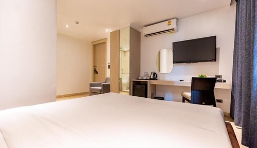 Superior Double Room, City View