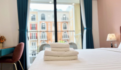 Luxury Studio, Courtyard View