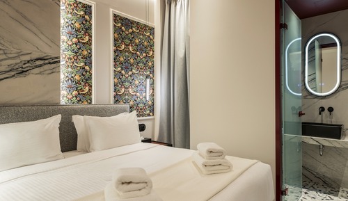 Economy Room, Balcony