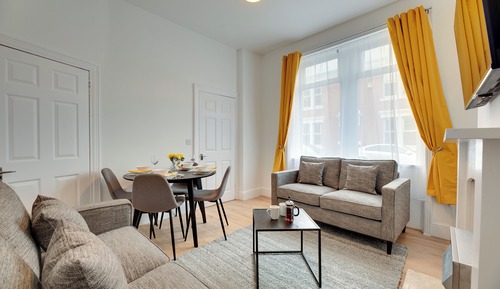 Room, City View