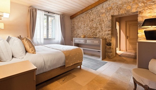 Deluxe Studio Suite