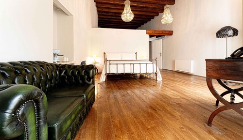 Standard Studio Suite, Balcony, City View