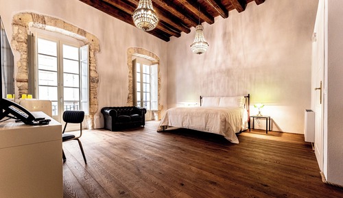 Standard Studio Suite, Balcony, City View