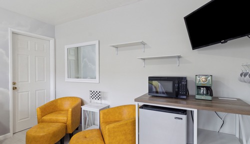 Deluxe Room, 1 King Bed