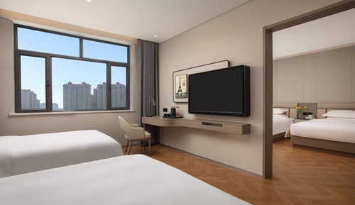 Family Room, Multiple Beds, Non Smoking (Deluxe)