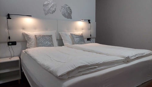 Family Room, 2 Bedrooms, Mountain View