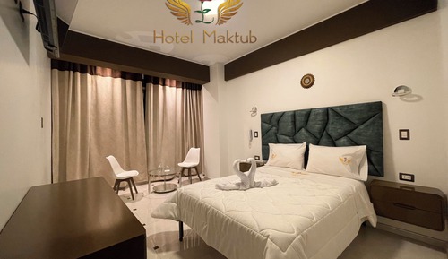 Family Room, City View