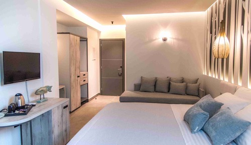 Deluxe Studio Suite, Balcony