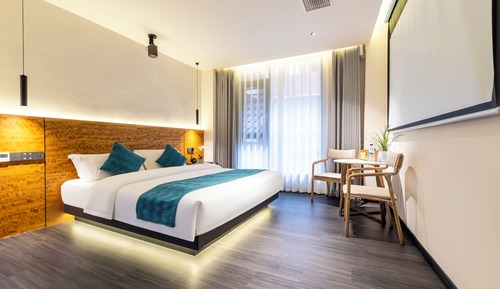 Family Room, Hill View