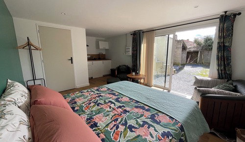 Business Apartment, 1 Queen Bed, Kitchenette, Ground Floor