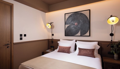Deluxe Double Room with Side Sea View