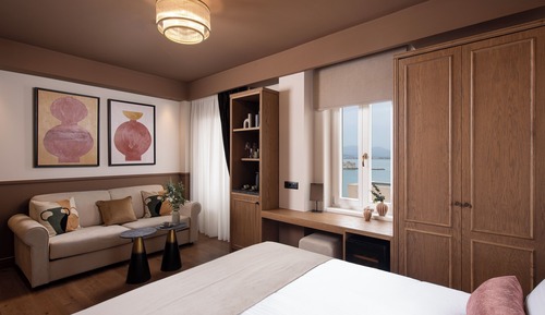 Two-Bedroom Suite with Direct Sea View