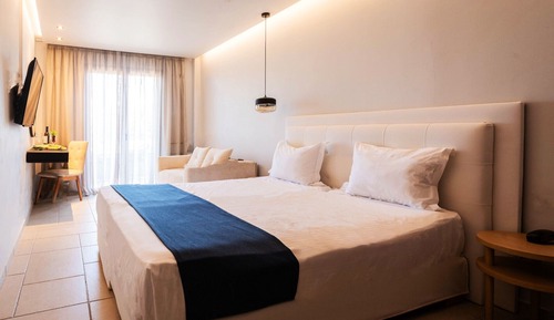 Superior Double Room, Garden View