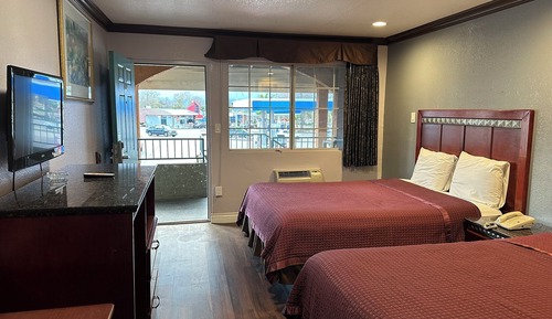 Standard Single Room, 2 Queen Beds, Smoking