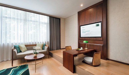 Senior Triple Room, Multiple Beds