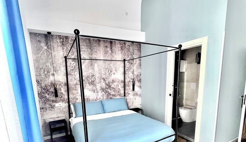 Comfort Room, Balcony, City View