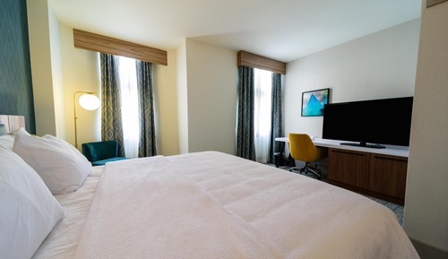 Room, 1 King Bed, Accessible (Hearing)