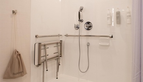 Room, 2 Queen Beds, Accessible (Roll-In Shower)