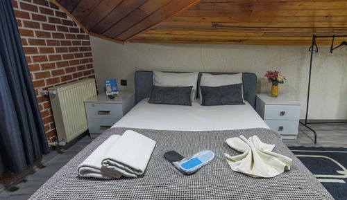 Economy Room, Terrace