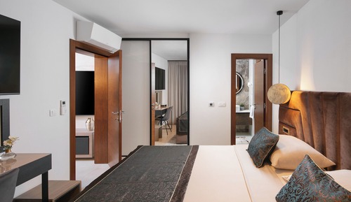 Luxury Apartment, 4 Bedrooms, Sea View