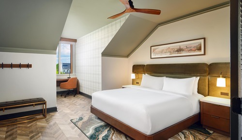 Suite, 1 King Bed