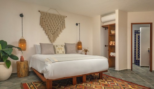 Premium Studio, Private Pool, Garden View