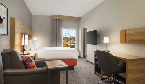 Studio Suite, 1 King Bed, Roll-in Shower (Mobility)